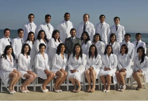 Se gradúan 25 médicos III Generación UABC - Ensenada.Net